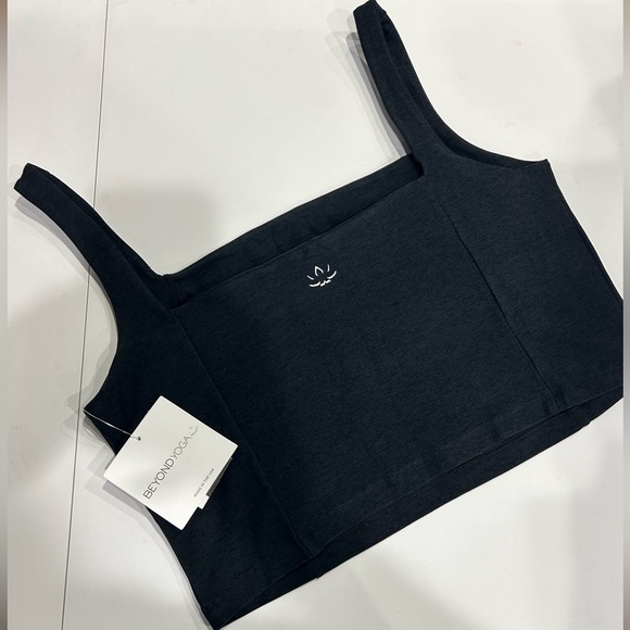 Beyond Yoga Women's XL Spacedye Impress Cropped Tank Darkest Night Black NWT - Picture 3 of 8